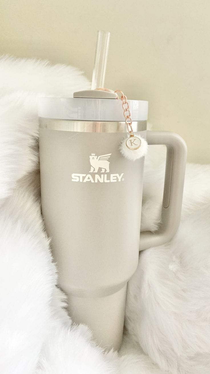 Large Insulated Tumbler with Handle & Straw – 40 oz Spill-Proof Travel Cup